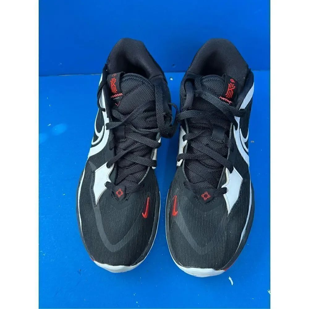 Nike Kyrie Low 5 Black/White/Chile Red DJ6012-001 Basketball Shoes Mens Size 10.